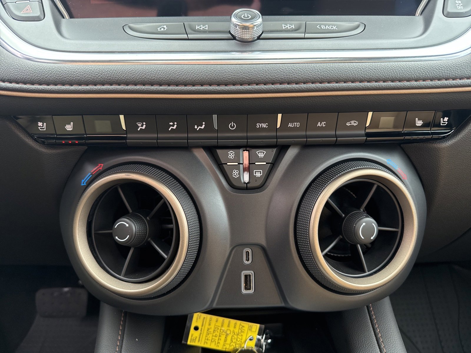 Used 2025 Chevrolet Blazer Premier w/ Driver Confidence II Package image 33