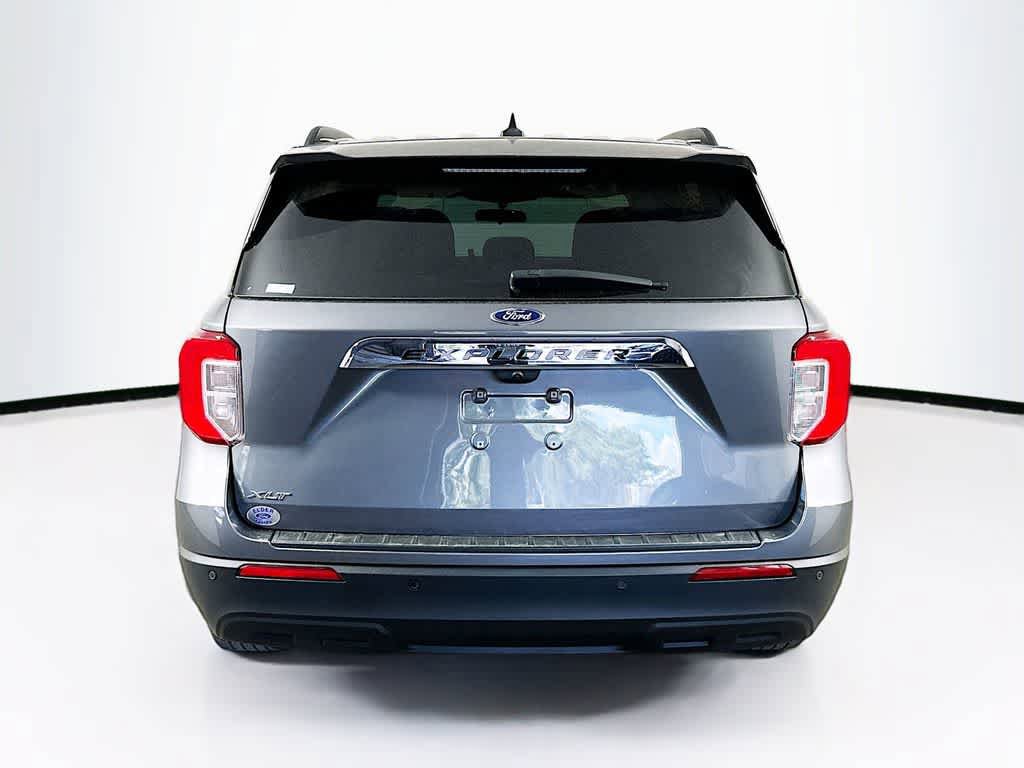 Certified 2024 Ford Explorer XLT RWD image 5