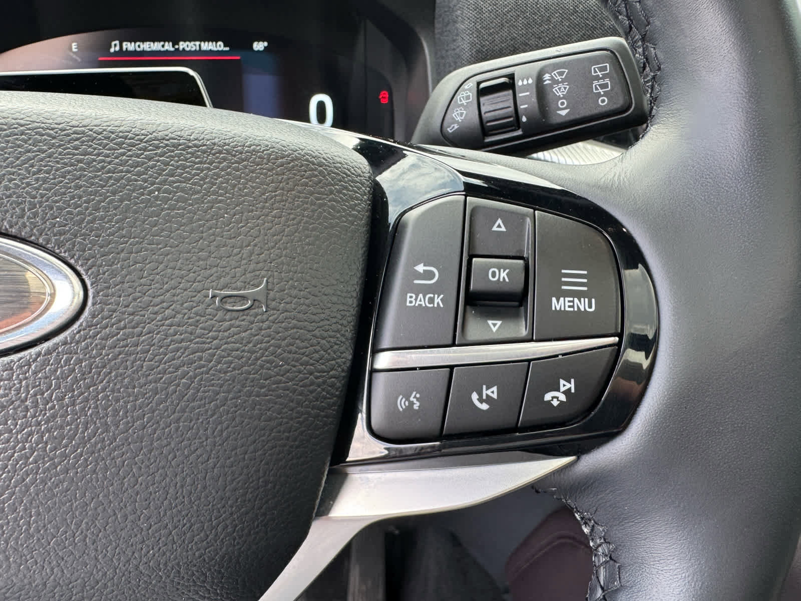 Certified 2025 Ford Explorer Platinum w/ Ultimate Package AWD/4WD image 32