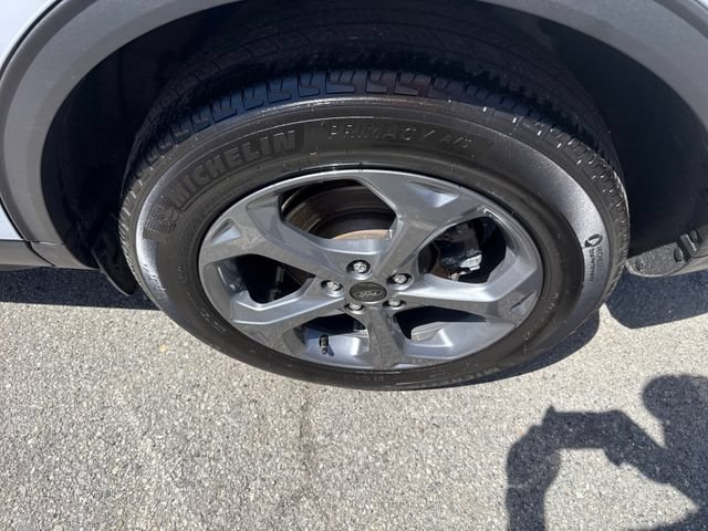Certified 2025 Ford Escape ST-Line Select AWD/4WD image 18