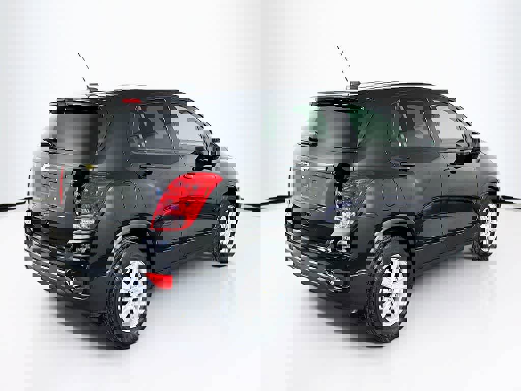 Used 2020 Chevrolet Trax LS w/ Tint and Cruise Package image 5