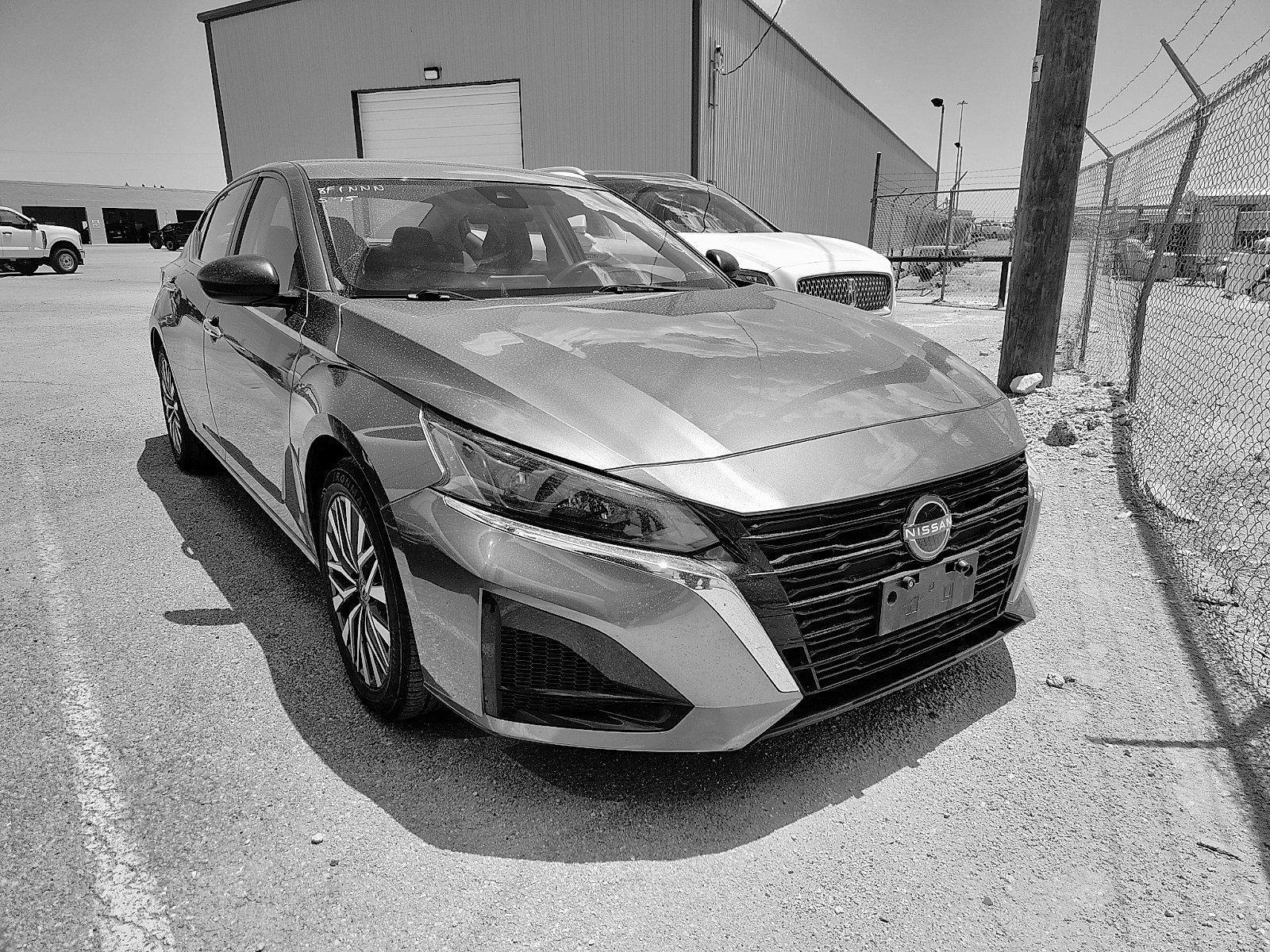 Used 2024 Nissan Altima 2.5 SV FWD image 1
