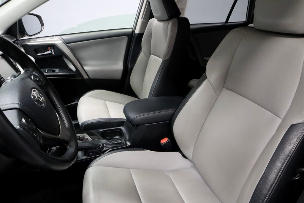 Used 2018 Toyota RAV4 Limited AWD/4WD image 24