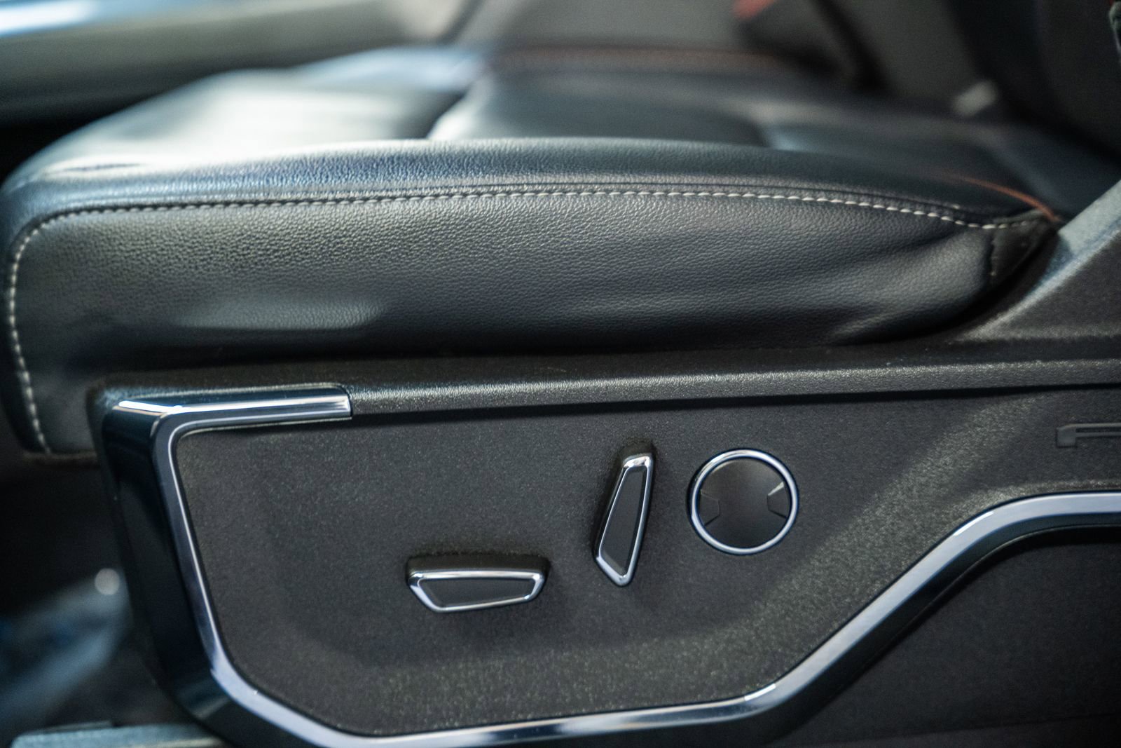 Certified 2023 Ford F150 Lariat w/ Equipment Group 502A High image 46