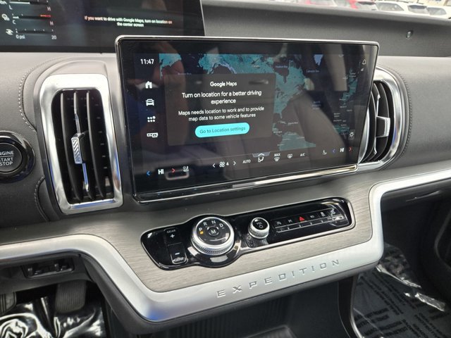 Certified 2025 Ford Expedition Max Platinum w/ Driver's Package AWD/4WD image 11