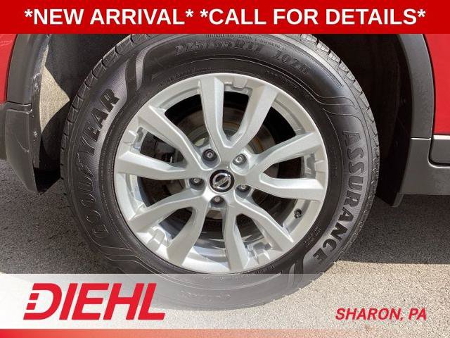 Used 2017 Nissan Rogue SV AWD/4WD image 9