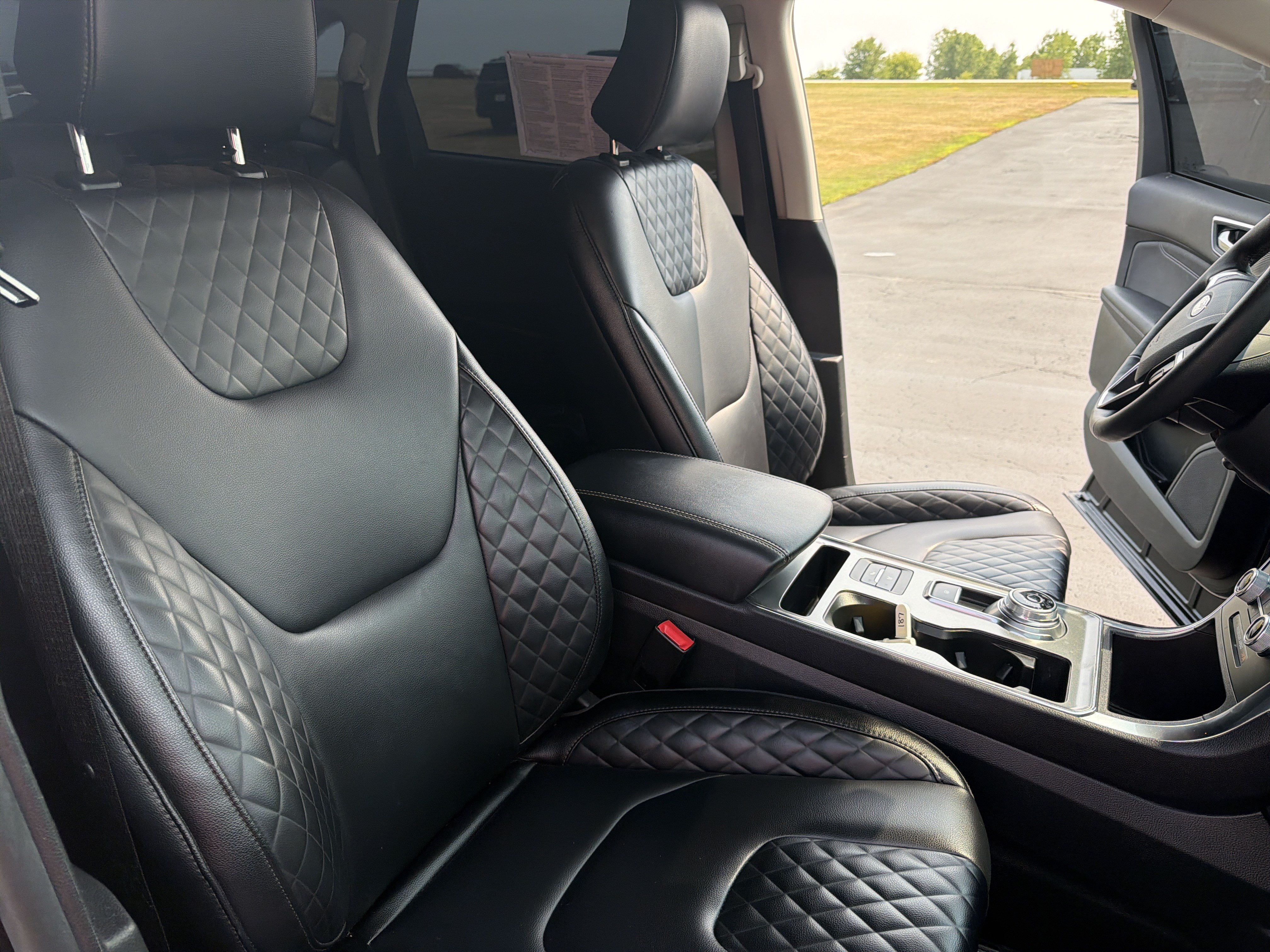 Certified 2024 Ford Edge Titanium AWD/4WD image 29
