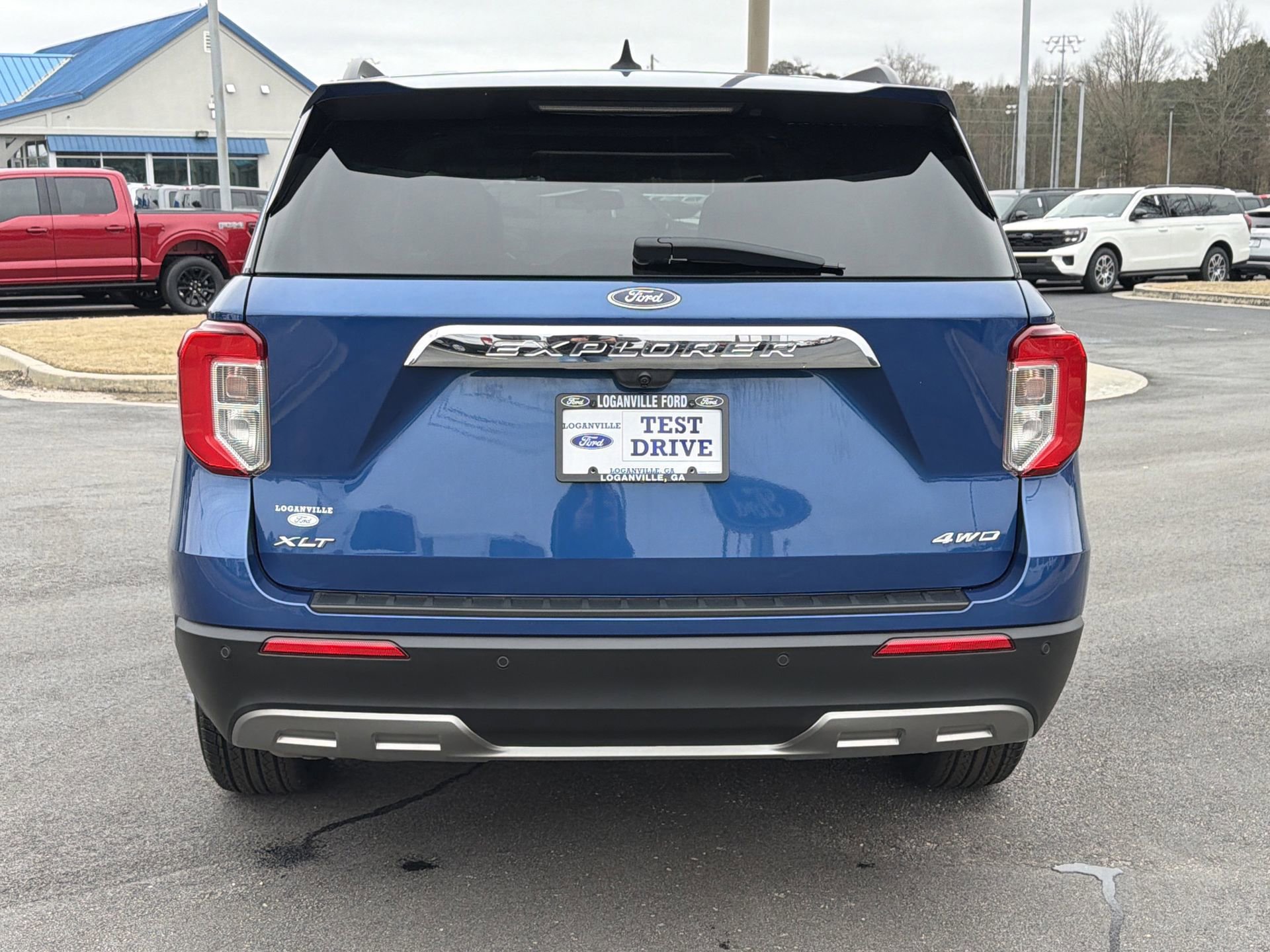 Certified 2022 Ford Explorer XLT w/ Equipment Group 202A image 3