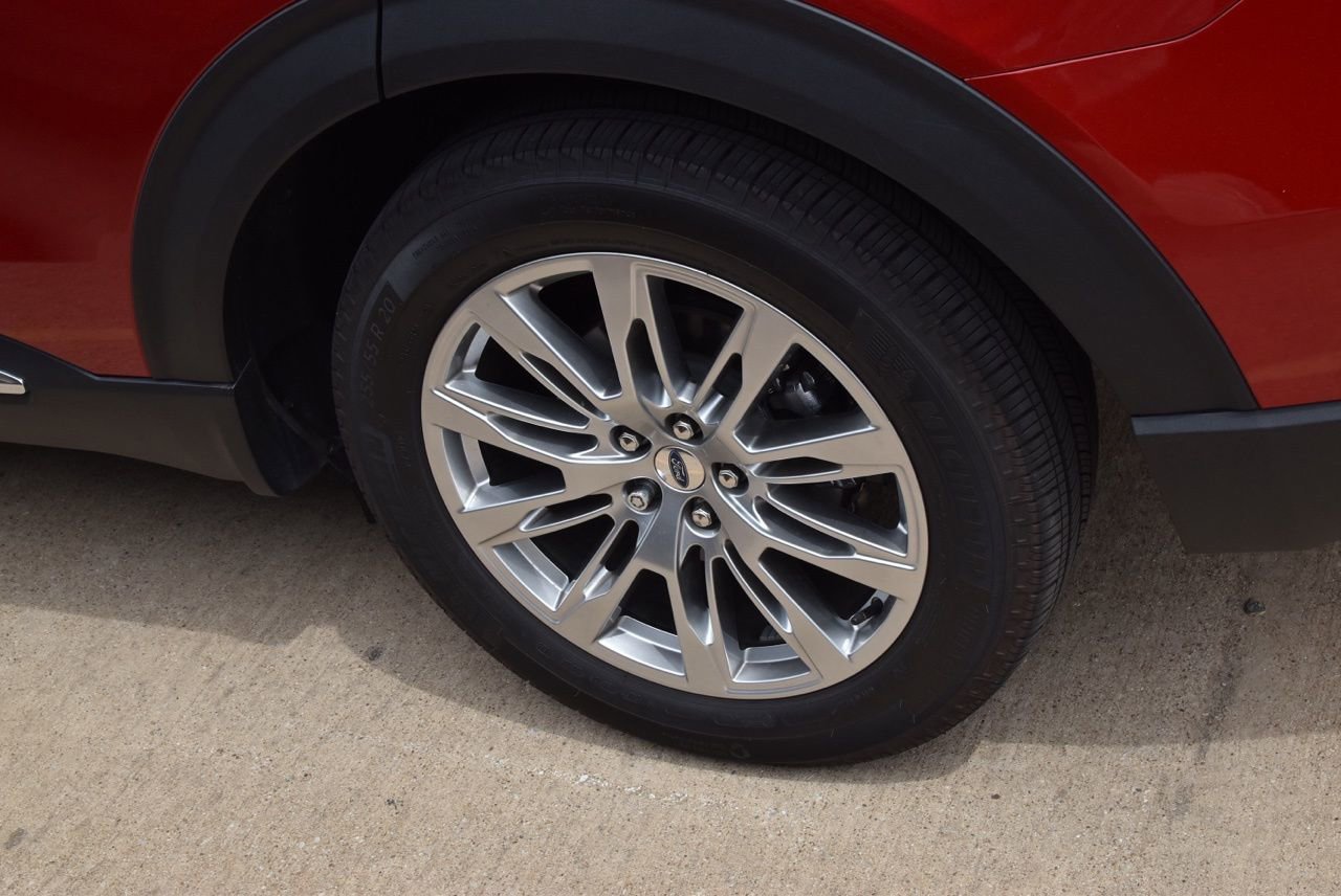 Certified 2025 Ford Explorer Platinum image 13