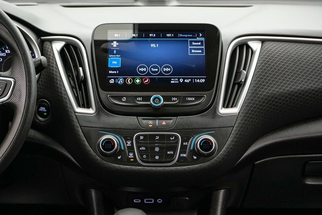 Used 2024 Chevrolet Malibu LT image 15