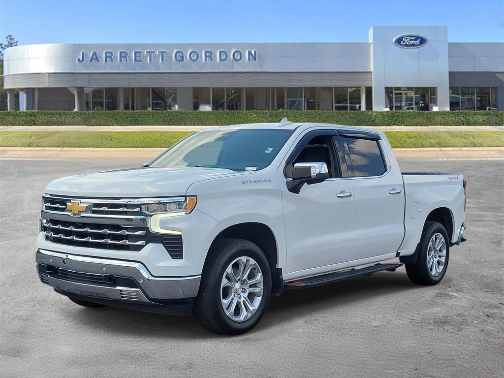 Used 2023 Chevrolet Silverado 1500 LTZ AWD/4WD image 2