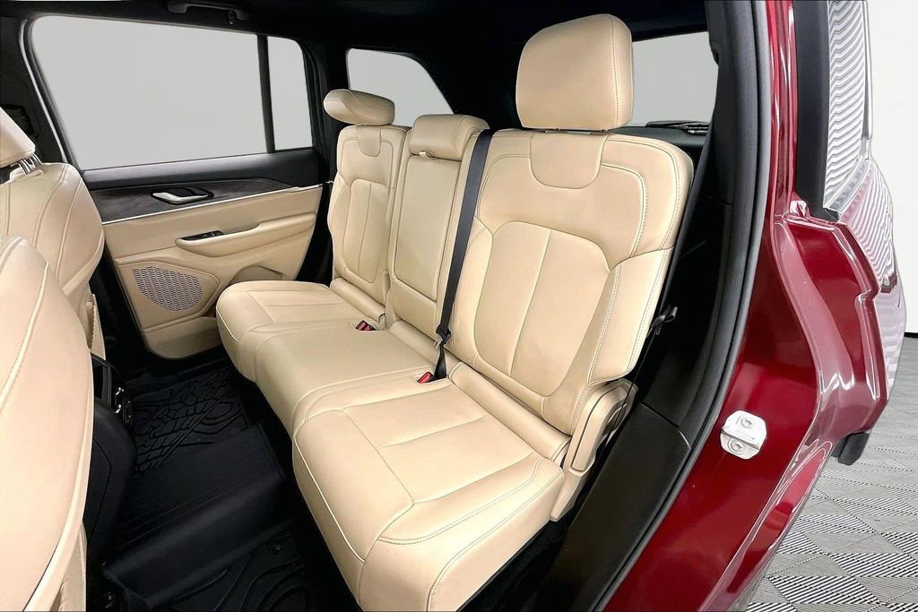 Used 2024 Jeep Grand Cherokee Limited AWD/4WD image 26