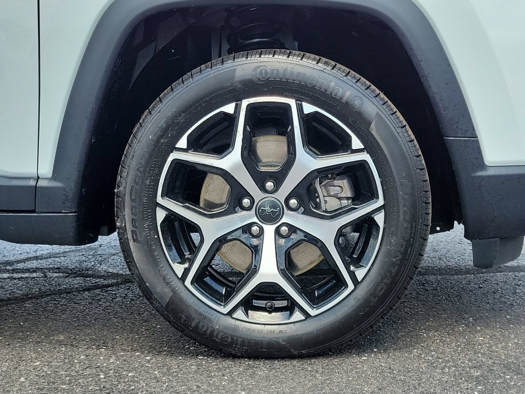 Used 2025 Jeep Compass Limited AWD/4WD image 9