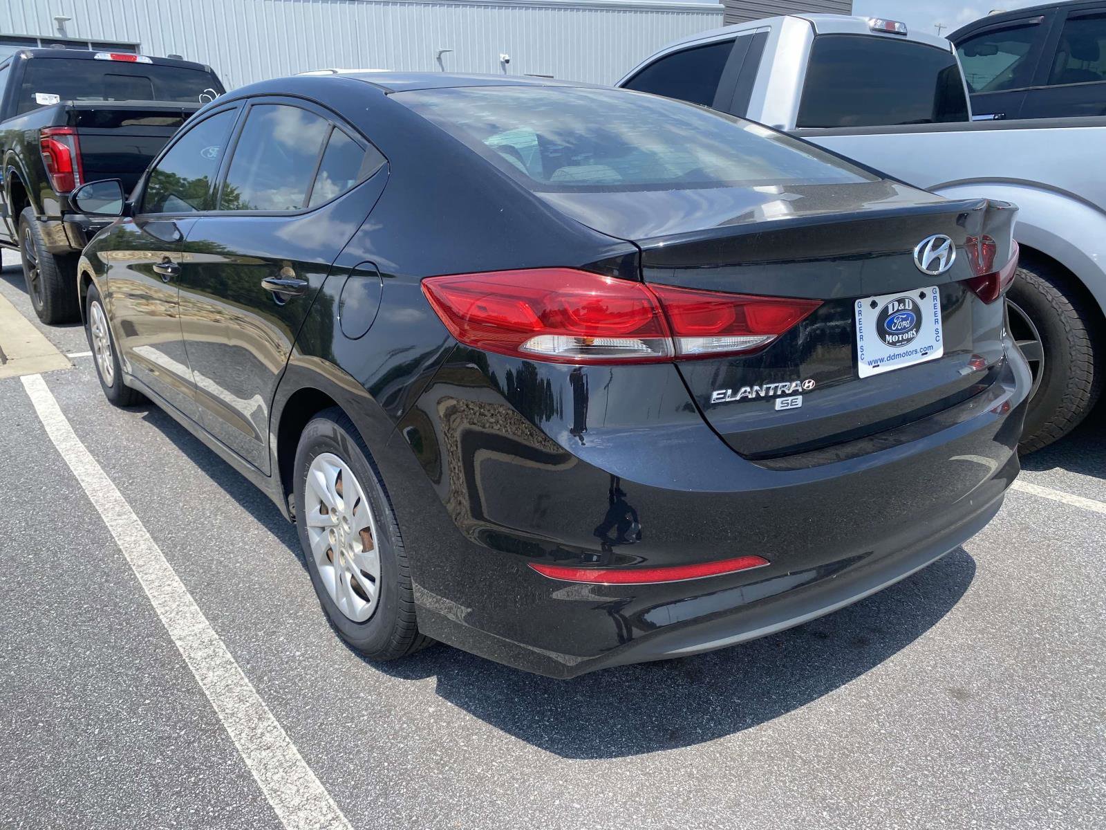 Used 2018 Hyundai Elantra SE FWD image 4