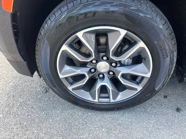 Used 2021 Chevrolet Suburban LT w/ Rear Media and Nav Package AWD/4WD image 13