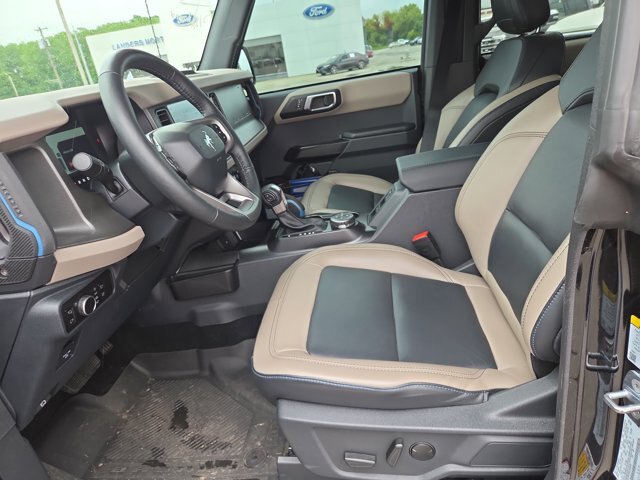 Certified 2024 Ford Bronco Wildtrak AWD/4WD image 10