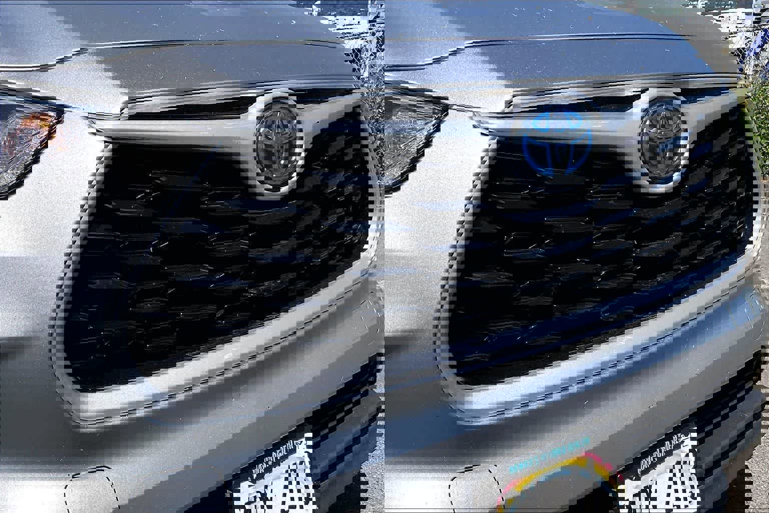 Used 2023 Toyota Highlander LE FWD image 33