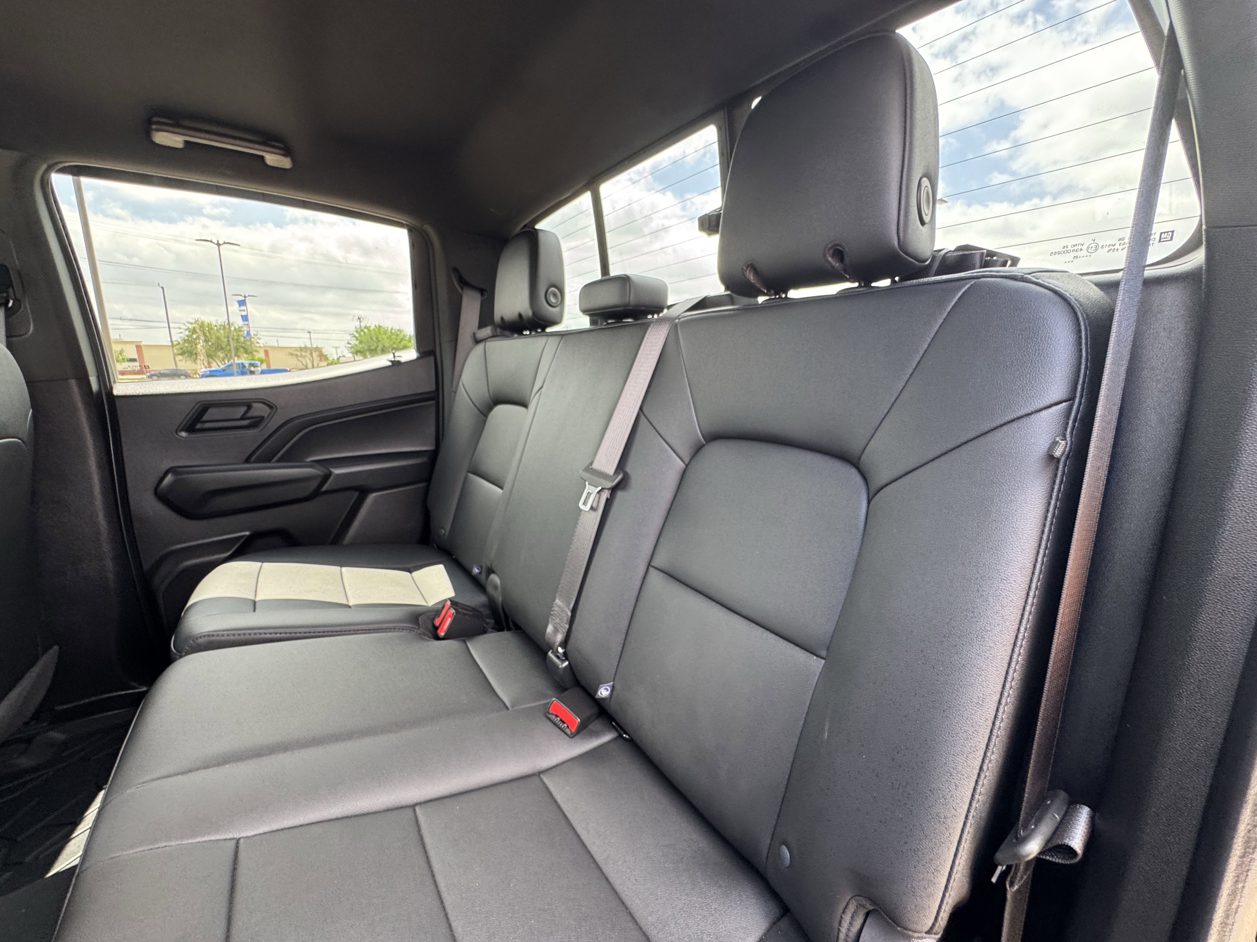 Used 2025 Chevrolet Colorado Trail Boss AWD/4WD image 28