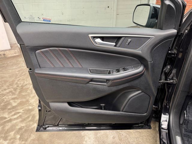 Certified 2024 Ford Edge ST-Line image 11