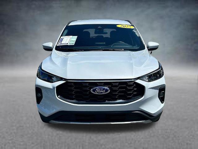 Certified 2025 Ford Escape ST-Line Select AWD/4WD image 2
