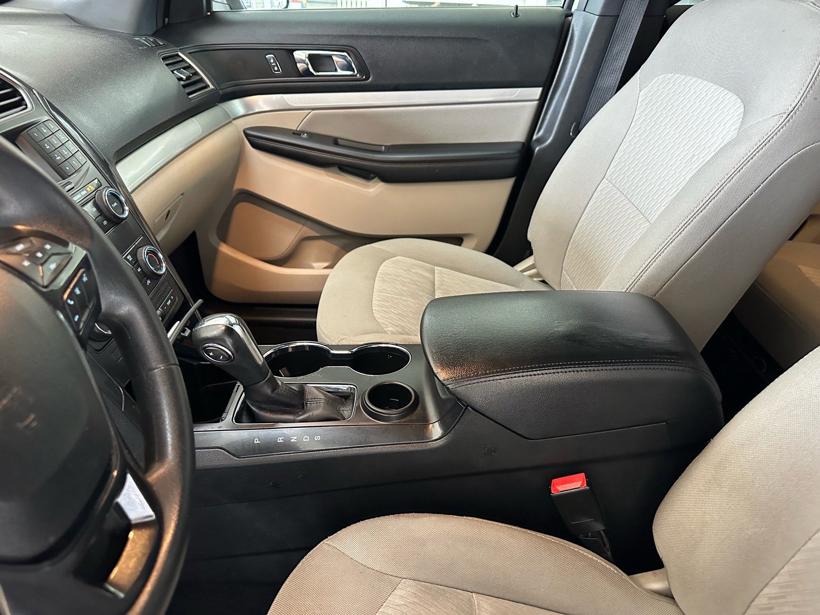 Certified 2019 Ford Explorer FWD image 18