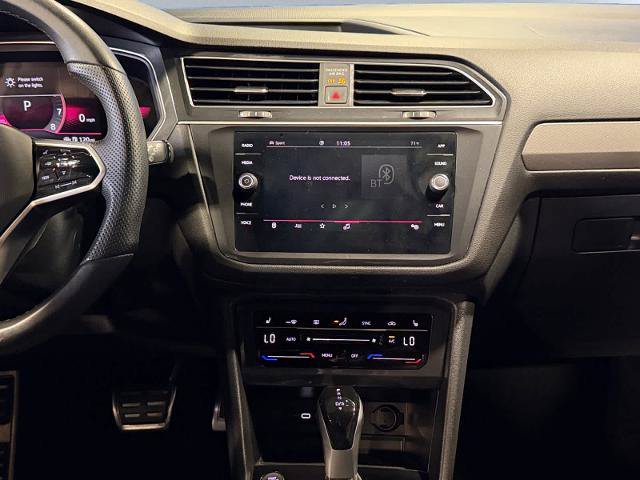 Used 2023 Volkswagen Tiguan SE R-Line AWD/4WD image 14