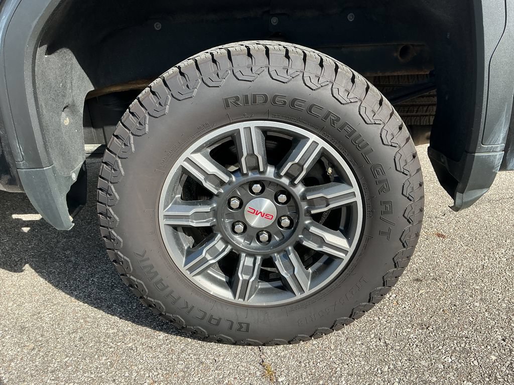 Used 2024 GMC Sierra 1500 AT4 w/ Technology Package AWD/4WD image 10