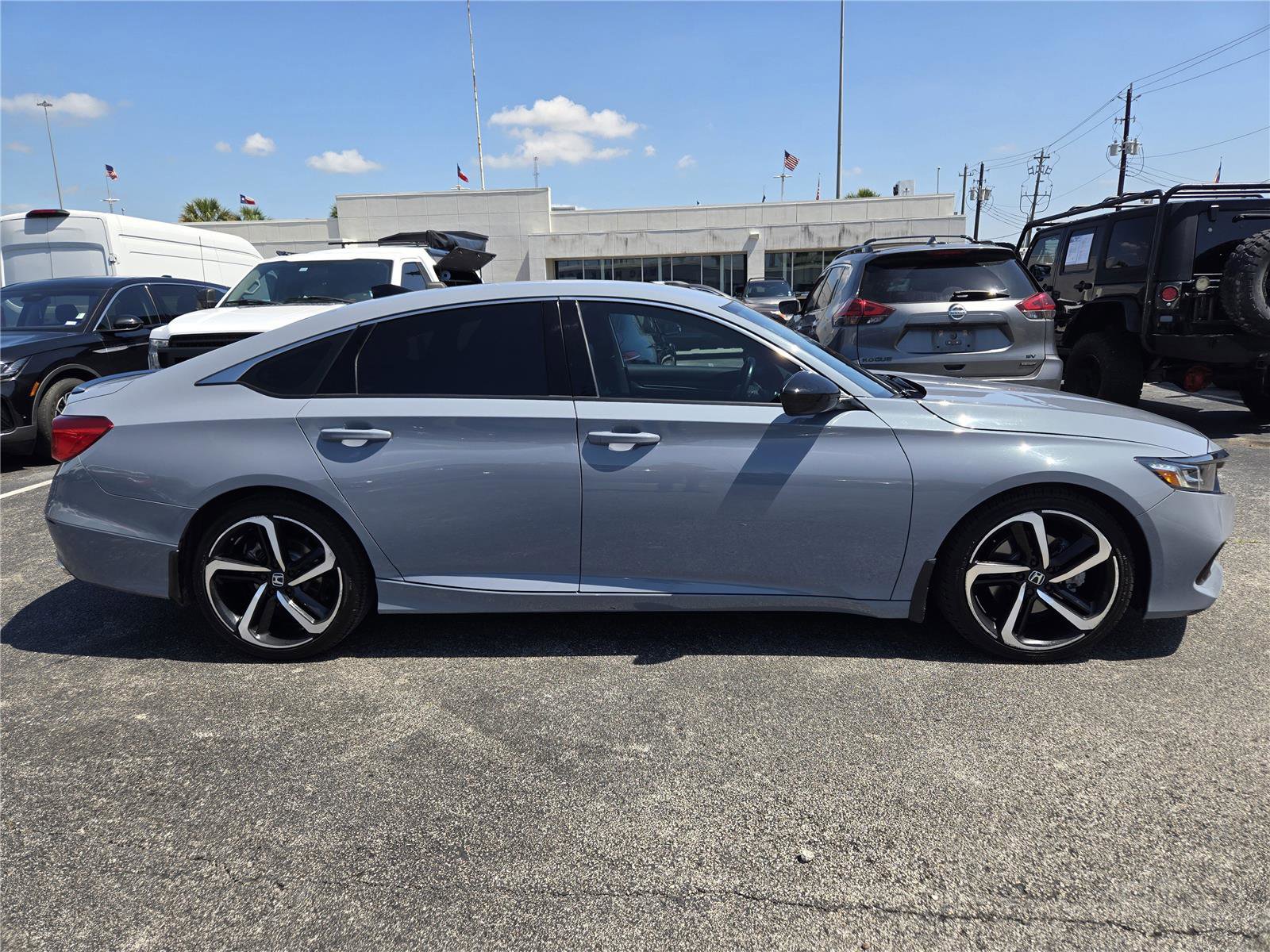 Used 2022 Honda Accord Sport image 4