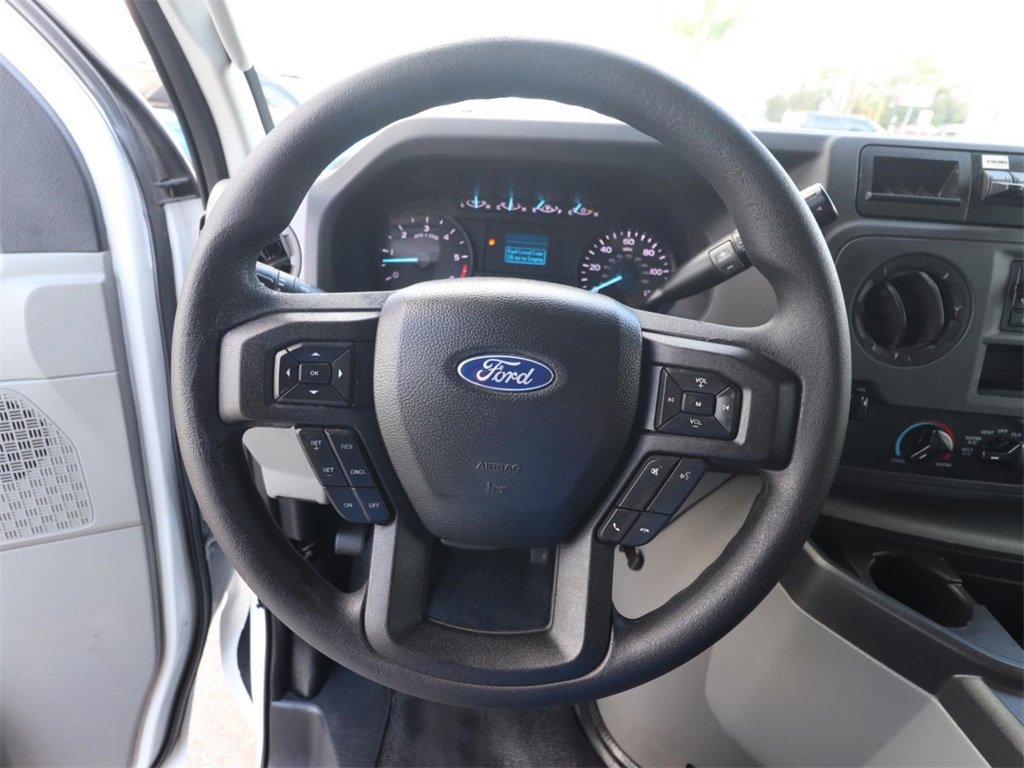 Certified 2022 Ford E-450 and Econoline 450 Super Duty w/ Power Windows & Locks Group image 16