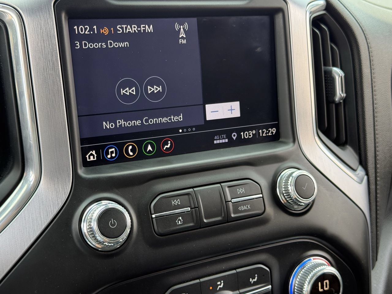 Used 2019 GMC Sierra 1500 SLT w/ SLT Premium Plus Package AWD/4WD image 18