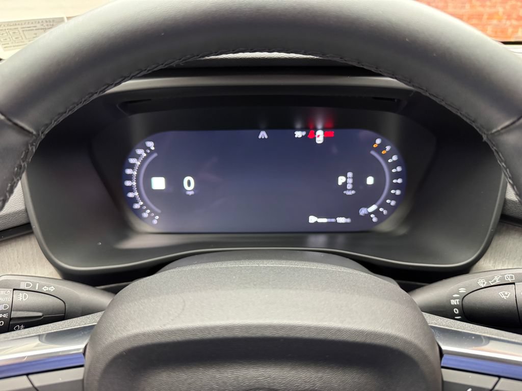 Used 2026 Volvo XC40 B5 Plus AWD/4WD image 17