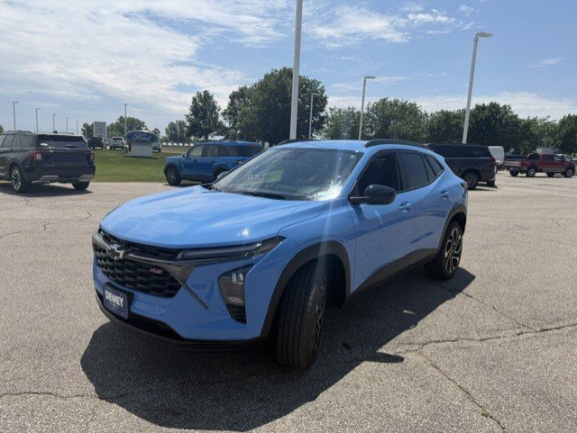 Used 2024 Chevrolet Trax RS w/ Driver Confidence Package FWD image 3
