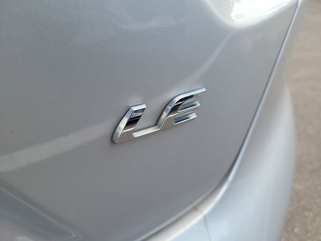 Used 2021 Toyota Corolla LE FWD image 6