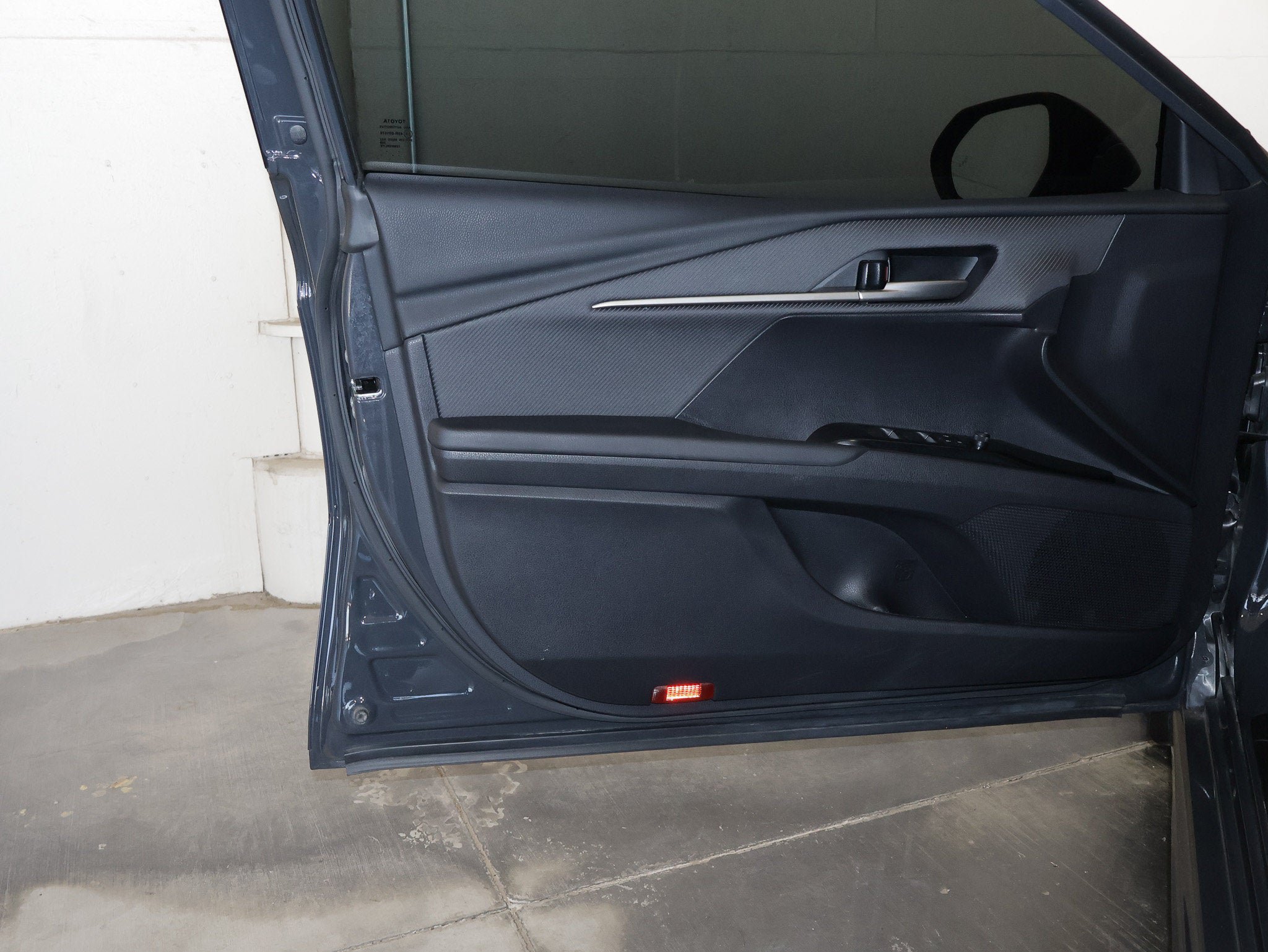 Used 2026 Toyota Camry SE FWD image 33