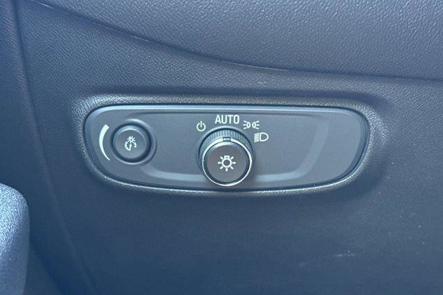 Used 2020 Chevrolet Equinox LS image 23