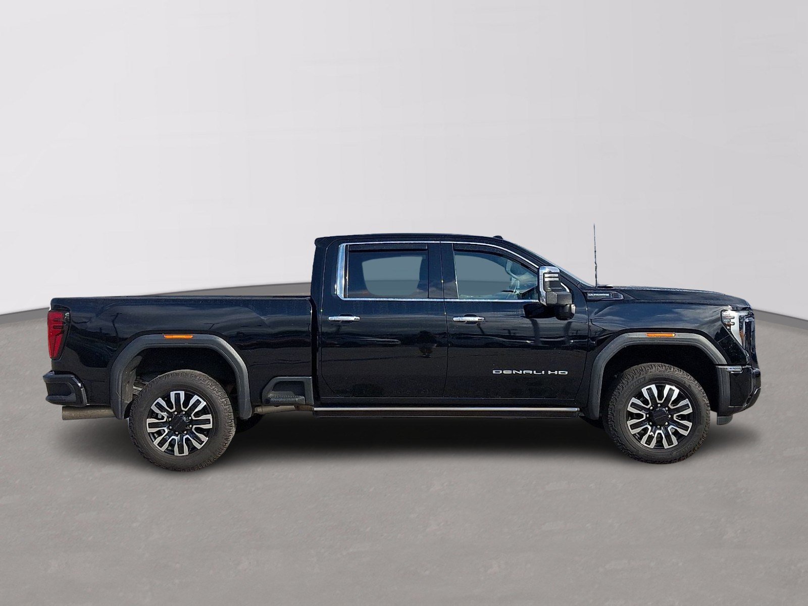Used 2024 GMC Sierra 3500 Denali Ultimate AWD/4WD image 7