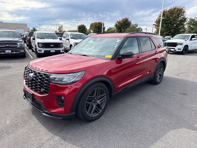 Certified 2025 Ford Explorer ST AWD/4WD image 3