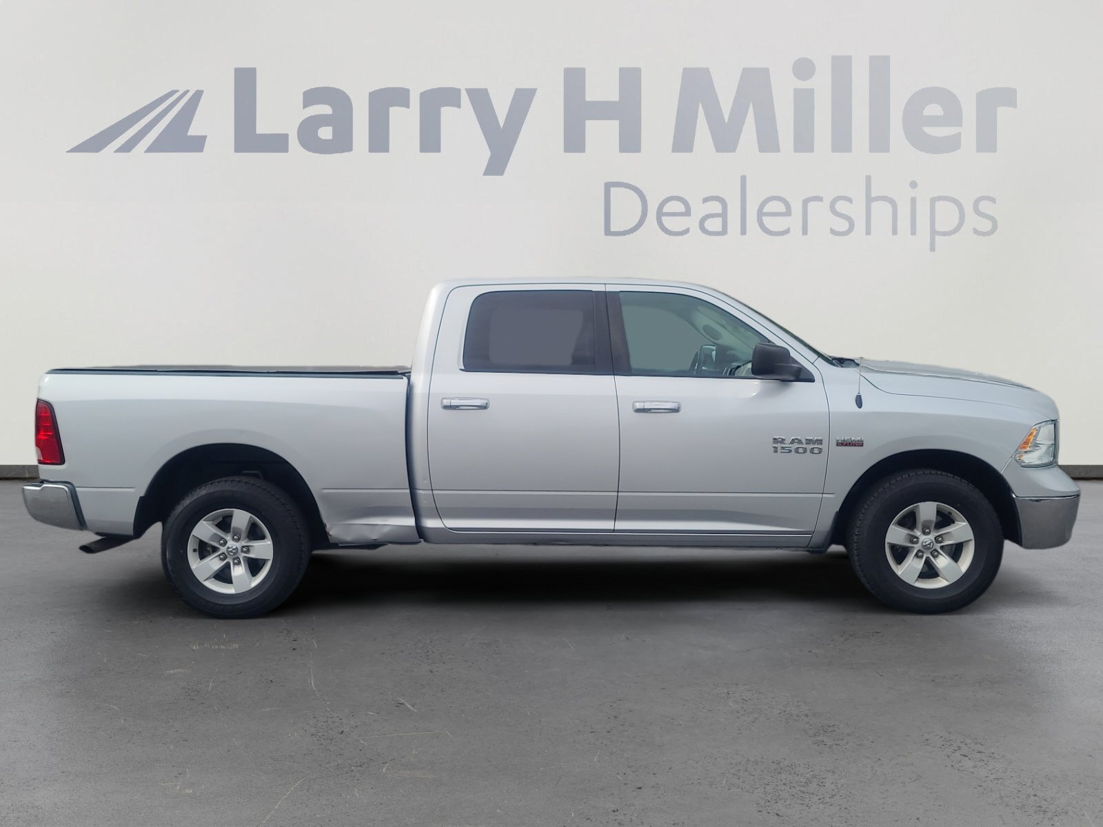 Used 2018 RAM 1500 Classic SLT AWD/4WD image 6