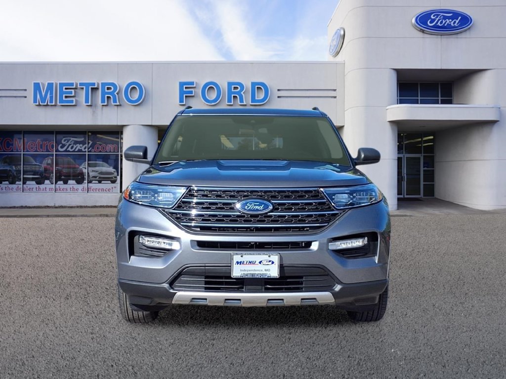 Certified 2022 Ford Explorer XLT w/ Equipment Group 202A AWD/4WD image 8