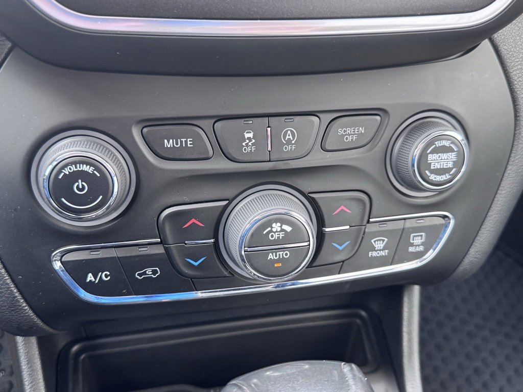 Used 2022 Jeep Cherokee Trailhawk w/ Sound & Nav Group image 42