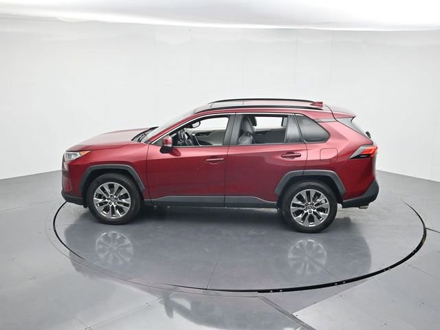 Used 2020 Toyota RAV4 XLE Premium FWD image 41
