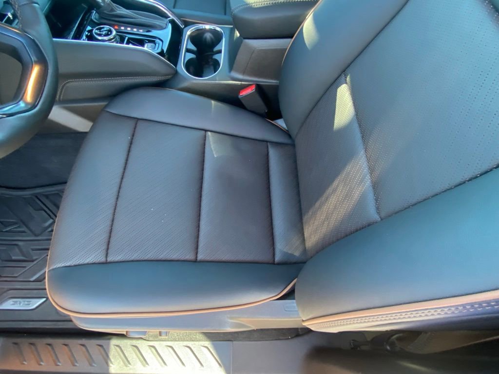 Used 2025 GMC Canyon AT4 w/ AT4 Premium Package image 21