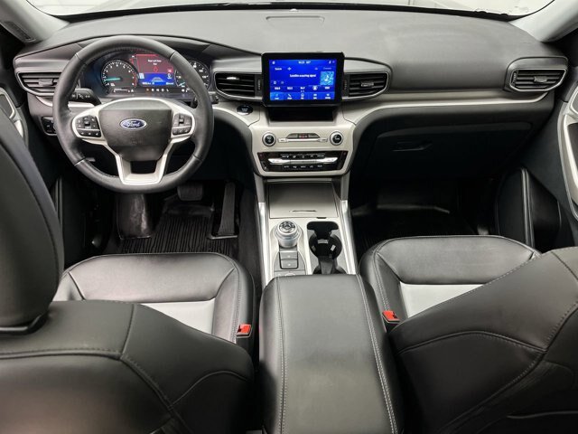 Certified 2023 Ford Explorer XLT w/ XLT Sport Appearance Package AWD/4WD image 4