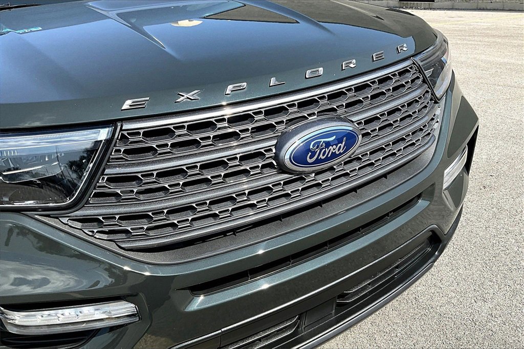 Certified 2022 Ford Explorer XLT w/ Equipment Group 202A image 31