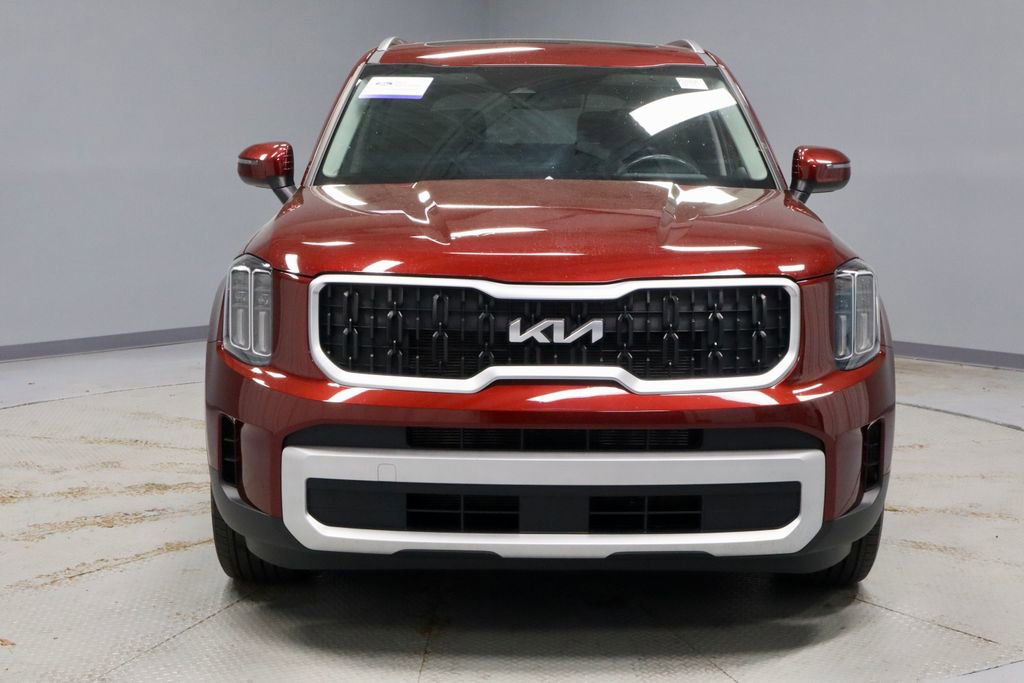 Used 2024 Kia Telluride EX w/ EX Captain's Chair Package AWD/4WD image 7