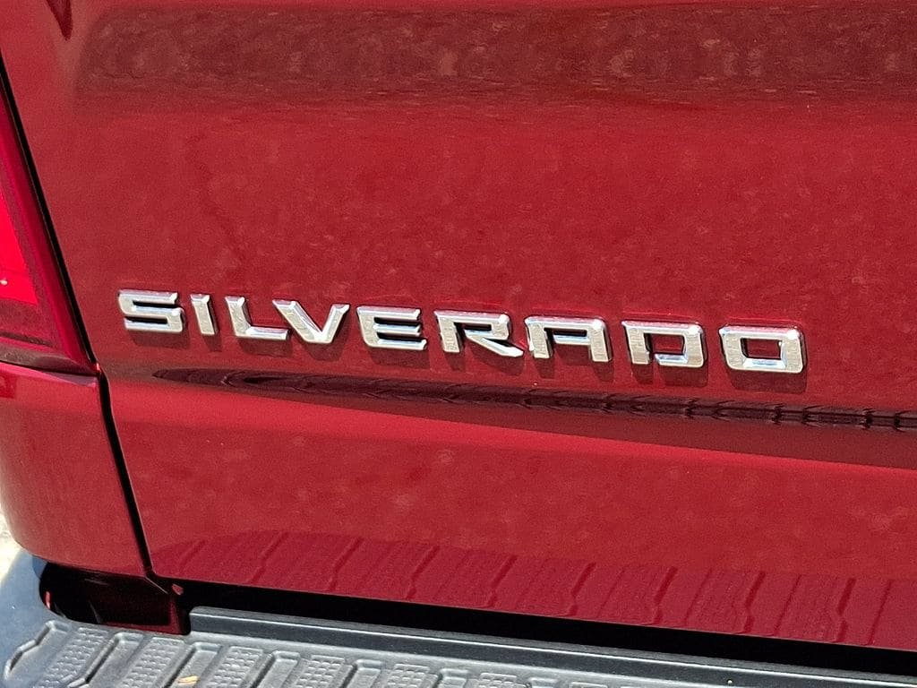 Used 2024 Chevrolet Silverado 1500 RST w/ Z71 Off-Road Package AWD/4WD image 30