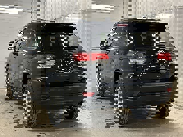 Used 2021 Jeep Grand Cherokee Laredo X image 31