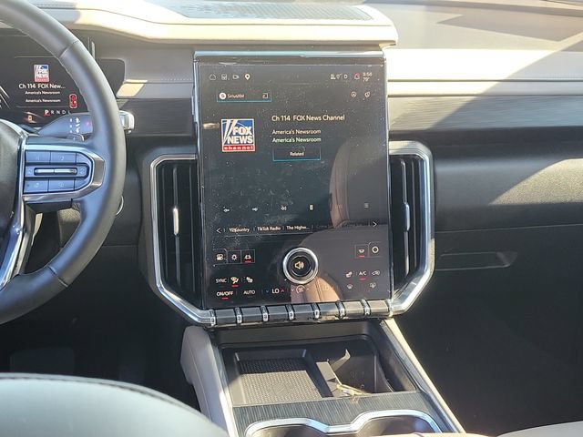 Used 2024 GMC Acadia Elevation w/ Luxury Package FWD image 23