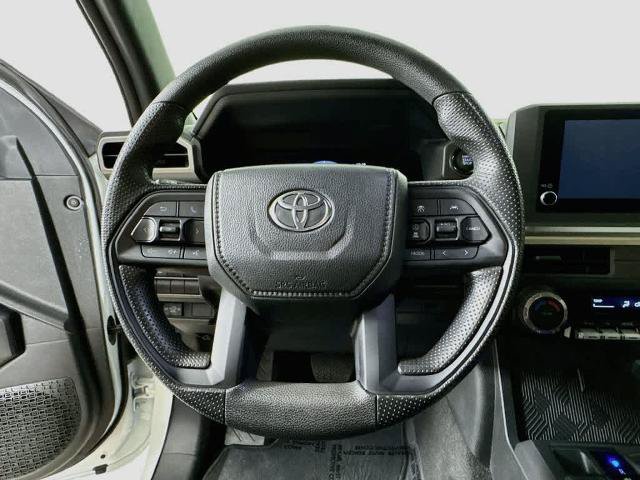Used 2024 Toyota Tacoma SR5 AWD/4WD image 15