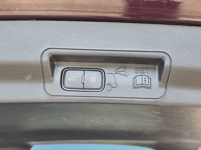 Certified 2022 Ford Explorer XLT w/ Equipment Group 202A image 30